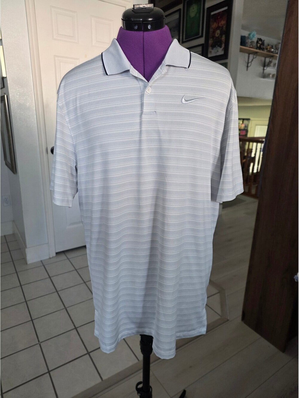 Mens size Medium Nike Dri Fit Polo